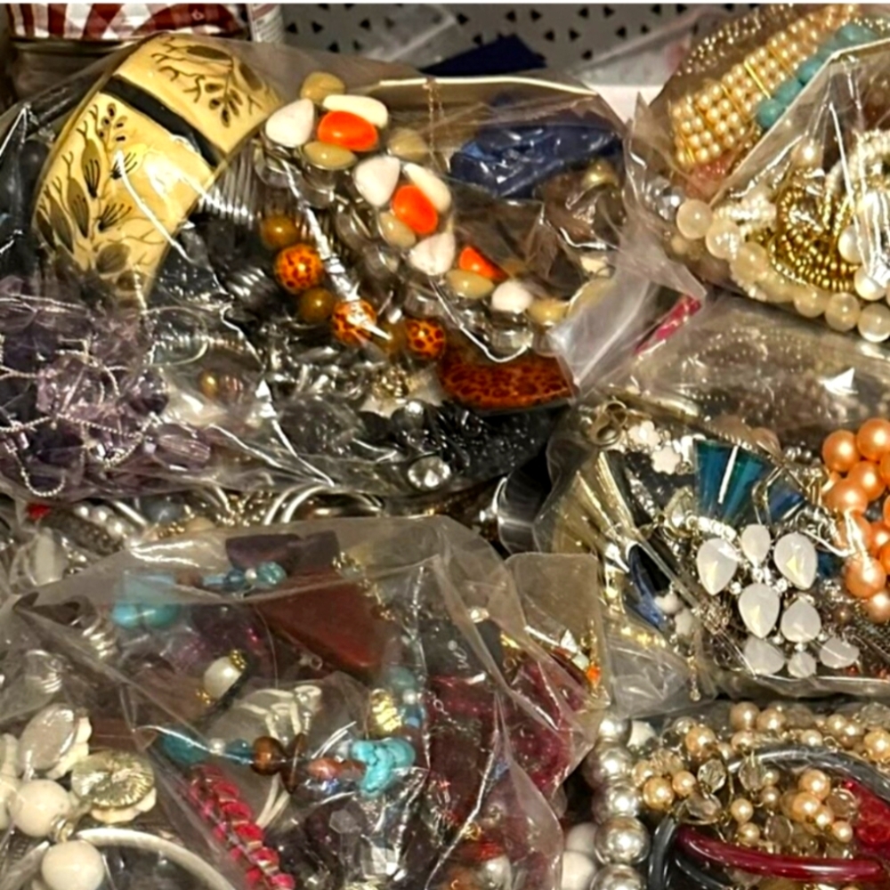 5 PIECE MYSTERY BOXES OF JEWELRY. REAL AND FASHION